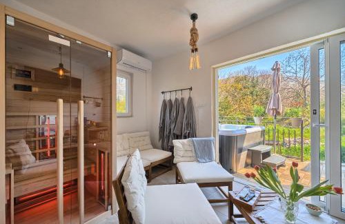 Split Casa | Holiday Home Žrnovnica