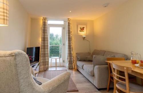 Alvie Casa | Holiday Home 1 Railway Cottage by Interhome
