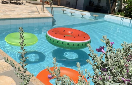 Pouso Alegre Buraquinho Casa | Holiday home, 4 bedrooms, 2 suites, 100m from the beach.