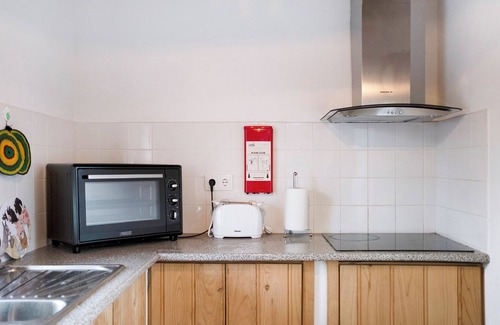 Bandeiras Casa | Casa de vacaciones 'Adega Maciel' con vistas al mar, terraza privada y Wi-Fi