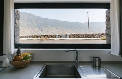 Frontera Casa | Casa de vacaciones 'Agua Nueva 53' con vistas a la montaña, Wi-Fi y aire acondicionado