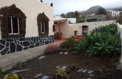 Mocanal Casa | Casa de vacaciones 'Aguarijo' con vistas al mar, terraza privada y jardín privado