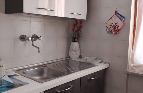 Lu Bagnu Casa | Holiday Home 'Al Mare' with Private Garden, Balcony and Air Conditioning