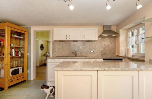 Altusried Casa | Casa de vacaciones 'Allgäuperle Mit Hauskater Moritz' con terraza privada, jardín privado y Wi-Fi