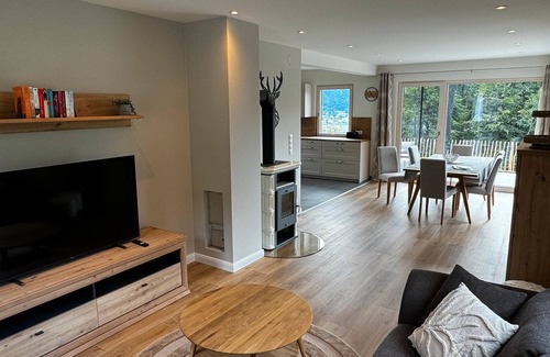 Bodensdorf Casa | Casa de vacaciones 'Almrausch' con vistas al lago, terraza privada y Wi-Fi
