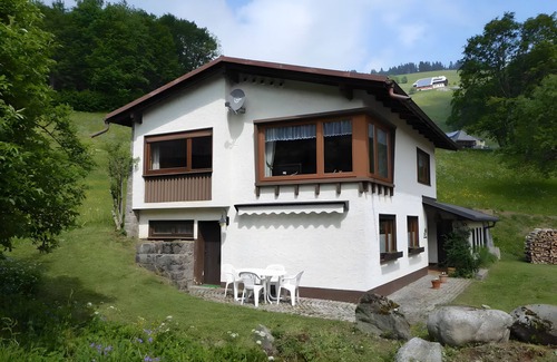 Wieden Casa | Casa de vacaciones 'Am Bach' con vistas a la montaña, terraza privada y Wi-Fi