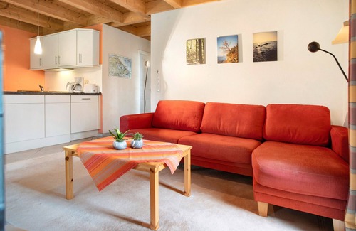 Luetow Casa | Holiday Home 'Am Hünengrab' with Shared Terrace
