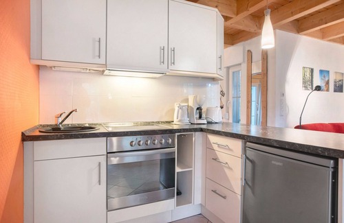 Luetow Casa | Holiday Home 'Am Hünengrab' with Shared Terrace