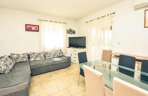 Maslenica Casa | Holiday Home Anđela by Interhome