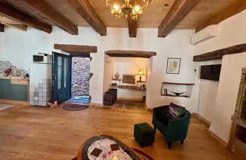 Martin Casa | Holiday Home 'Angelina' with Wi-Fi