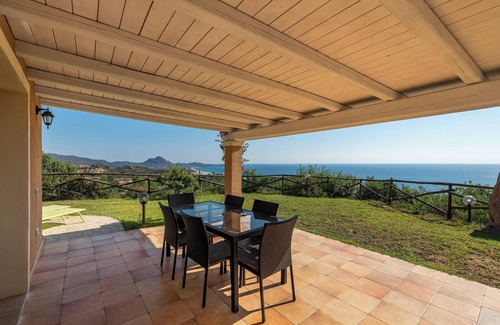 Costa Rei Casa | Casa de vacaciones 'Annavi N9' con vistas al mar, piscina compartida y aire acondicionado