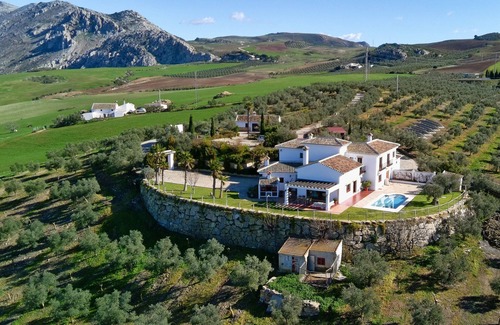 Antequera Casa | Casa Vacacional 'Antequera' con Vista a la Montaña, Wi-Fi y Aire Acondicionado