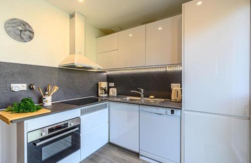 Carnac Casa | Holiday Home Arvor I-1 by Interhome