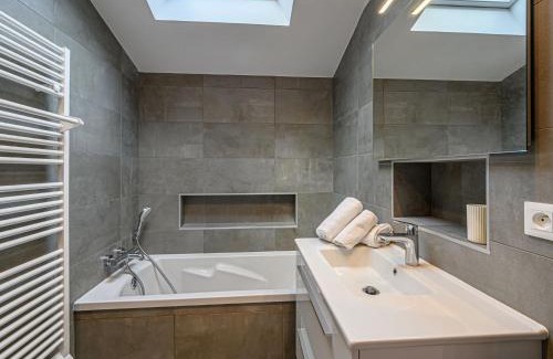 Carnac Casa | Holiday Home Arvor I-1 by Interhome