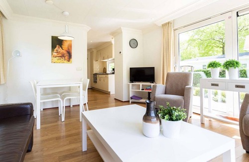 Ede Chalet De Esquí | ✓ Holiday home at Bospark Ede ✓ Holiday home for 3 persons ✓ Located in Ede (Gelderland) ✓ Holiday park on the Veluwe ✓ Book directly through the park