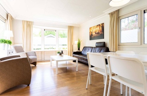 Ede Chalet De Esquí | ✓ Holiday home at Bospark Ede ✓ Holiday home for 3 persons ✓ Located in Ede (Gelderland) ✓ Holiday park on the Veluwe ✓ Book directly through the park