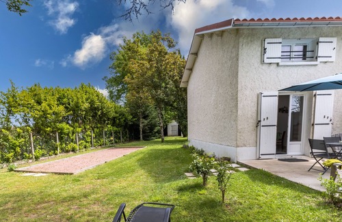 Vanxains Casa | Au Chant des Cigales – Refugio de paz con gran jardín en Périgord Vert