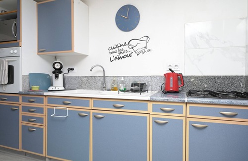 Chein-Dessus Casa | Casa de Vacaciones 'Au Fil De L'eau' con Vista a la Montaña, Terraza Privada y Wi-Fi