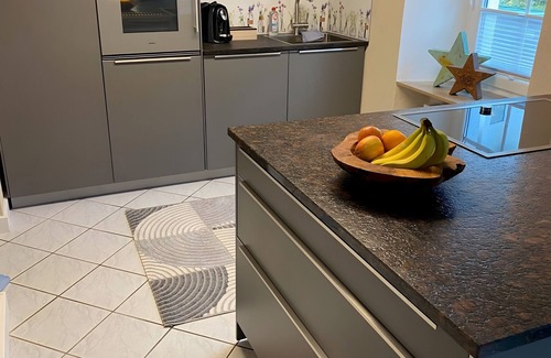 Attendorn Casa | Casa de vacaciones 'Auffm Hebberg' con terraza privada, jardín privado y Wi-Fi