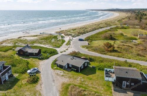 Grena Strand Casa | Holiday Home Baarde - 60m from the sea by Interhome