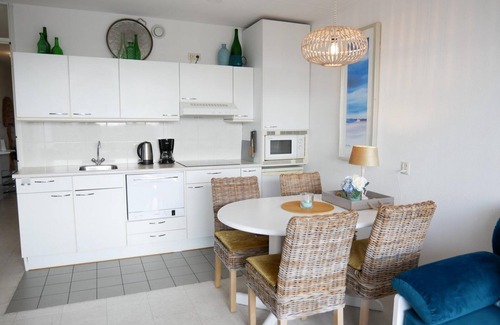 Callantsoog Apartamento | Holiday home Badhotel 331 in Callantsoog. Suitable for 2 people, 1 bedroom.