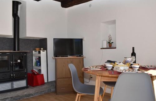 Riazzino Casa | Holiday Home Bertino 1892 by Interhome