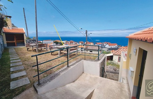 Porto Moniz Casa | Holiday Home 'Blissful Haven - Soulful Stays' with Sea View, Private Terrace and Wi-Fi
