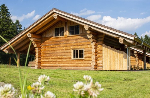 Glatten Casa | Casa de vacaciones 'Blockhaus Almhütte Wiesenglück' con terraza privada, jardín privado y wifi
