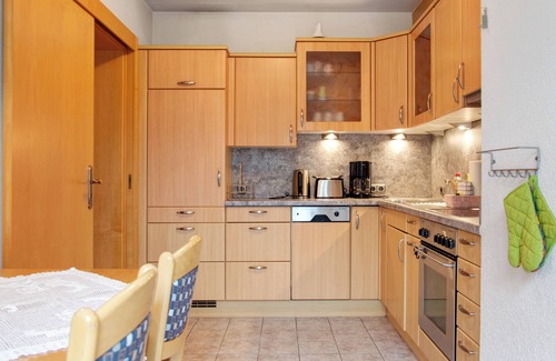Steinsfeld Casa | Casa de vacaciones 'Blumenstock' con terraza privada, jardín privado y Wi-Fi