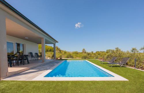 Ljubac Casa | Holiday Home Bonato with pool
