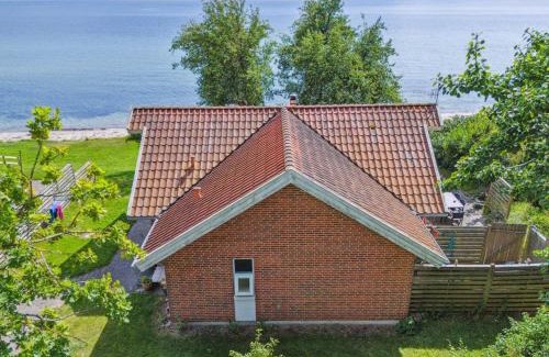 Femmøller Casa | Holiday Home Bryngeir - 25m from the sea by Interhome