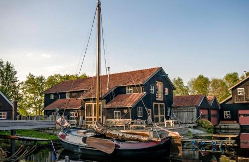 Eernewoude Casa | Holiday Home Bungalowpark It Wiid by Interhome