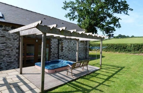 Cilmeri Casa | Holiday Home Bwthyn Canol