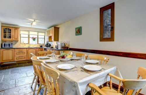 Cilmeri Casa | Holiday Home Bwthyn Canol