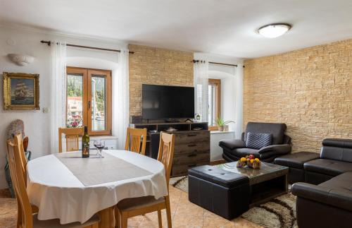 Hodilje Casa | Holiday Home By The Sea - Nina & Kate