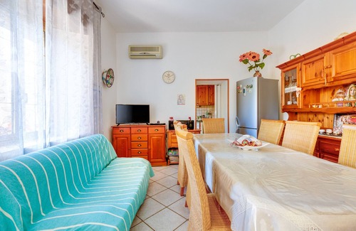 Fluminimaggiore Casa | Casa de vacaciones 'Casa Rosa' con vistas a la montaña, Wi-Fi y aire acondicionado