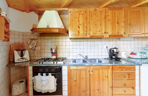 Fluminimaggiore Casa | Casa de vacaciones 'Casa Rosa' con vistas a la montaña, Wi-Fi y aire acondicionado