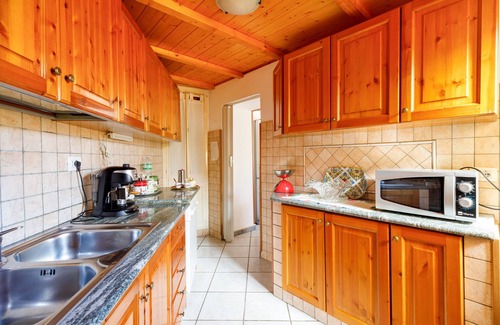 Fluminimaggiore Casa | Casa de vacaciones 'Casa Rosa' con vistas a la montaña, Wi-Fi y aire acondicionado