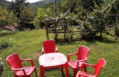 Osiglia Casa | Casa de vacaciones 'Ca' Rionda' con vistas a la montaña, jardín privado y Wi-Fi