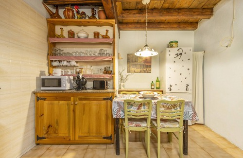 Ansovell Casa | Casa de vacaciones "Cal Barral" con vistas a la montaña, balcón y Wi-Fi