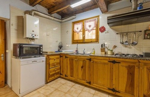 Ansovell Casa | Casa de vacaciones "Cal Barral" con vistas a la montaña, balcón y Wi-Fi