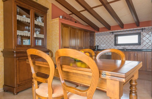 Sineu Casa | Casa de vacaciones 'Can Nadal - Adults Only' con vistas a la montaña, Wi-Fi y aire acondicionado.