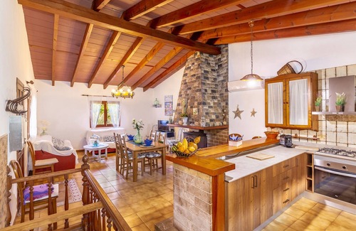 Escorca Casa | Casa de vacaciones "Can Sito" con jardín, terraza, vistas a la montaña y aire acondicionado
