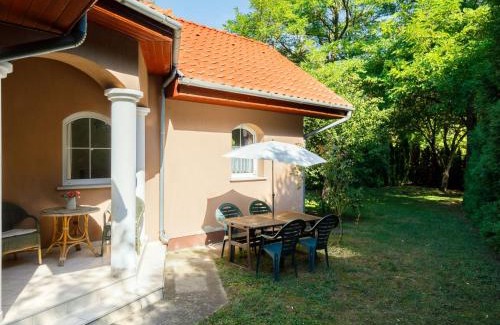Balatonoszod Casa | Holiday Home Capella by Interhome