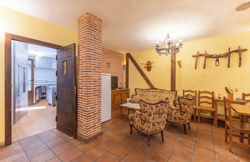 Villacastin Casa | Casa de vacaciones 'Casa Alval' con vistas a la montaña, Wi-Fi y aire acondicionado