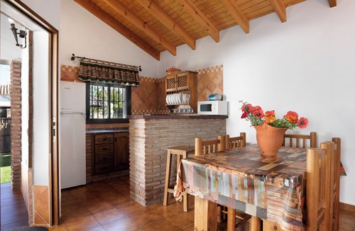 Zahora Casa | Casa de vacaciones "Casa Alberto" En la playa con terraza, jardín y Wi-Fi