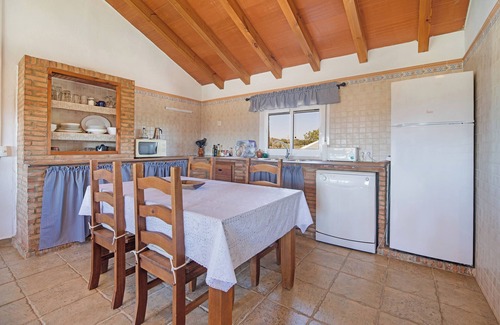 Barbate Casa | Casa de vacaciones 'Casa Andrea' con vistas a la montaña, piscina compartida y Wi-Fi