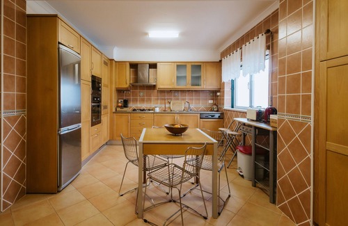 Quiaios Casa | Casa de vacaciones 'Casa Das Camarinhas' con vistas al mar, piscina privada y Wi-Fi