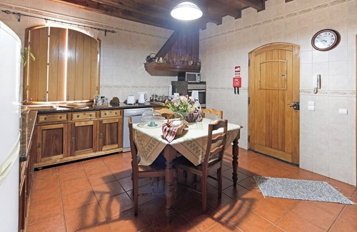 Porto Judeu Casa | Casa de vacaciones 'Casa Das Rosas' con vistas al mar, terraza privada y Wi-Fi