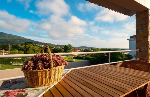 Afife Casa | Casa de vacaciones 'Casa Das Camelias' con vistas al mar, piscina privada y Wi-Fi